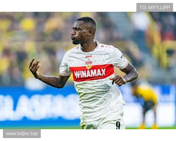 欧冠射手榜拉菲尼亚吉拉西各进13球劳塔罗能否在决赛中逆袭登顶